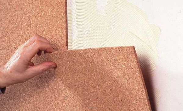 Tiedätkö kaiken korkin liimaamisesta seinään?